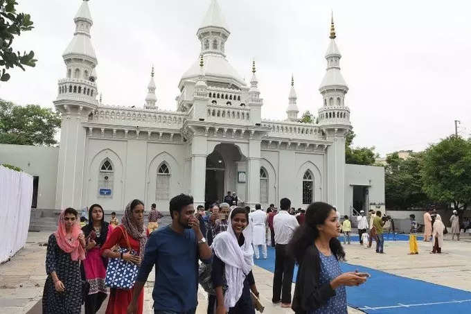 ലീഗും സമസ്തയും തമ്മിലുള്ള അകല്‍ച്ച