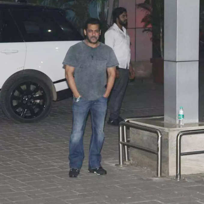 salman leaves for riyadh2