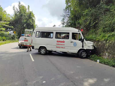 Bipin Rawat news: एक और हादसा...बिपिन रावत और 12 अन्य मृतकों का शव ले जा रही ऐंबुलेंस का ऐक्सिडेंट, कोई घायल नहीं