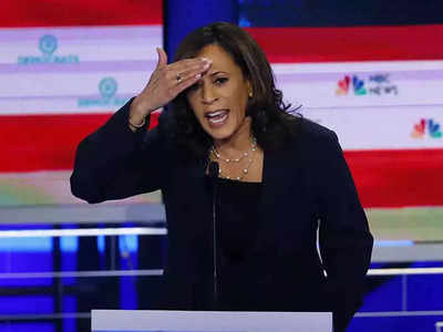 Kamala Harris: अमेरिकेच्या उपराष्ट्रपती कमला हॅरिस यांना ब्लूटूथ इयरफोन्सची वाटते भीती, कारण वाचून व्हाल आश्चर्यचकित