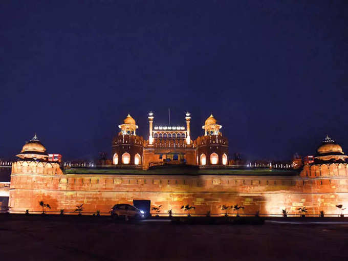 -light-and-sound-show-at-the-red-fort-in-hindi