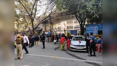 Rohini Court Blast: वकीलों ने रोहिणी कोर्ट की सुरक्षा व्यवस्था पर उठाए सवाल