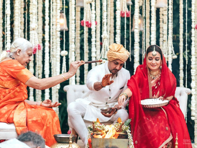 Dia Mirza and Vaibhav Rekhi First Wedding Picture