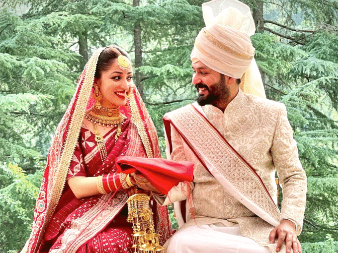 Yami Gautam and Aditya Dhar First Wedding Picture