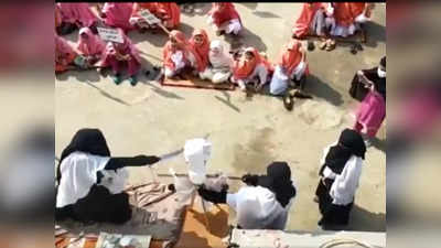 Video: पाकिस्तान की मस्जिद में दी जा रही कत्ल की ट्रेनिंग, ईशनिंदा के आरोपी का सिर कलम करना सिखा रही टीचर
