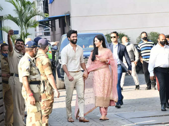 katrina kaif and vicky kaushal back to mumbai