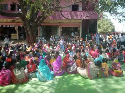 झोपचे खोबरे! आठवड्याभरापासून गाव झोपलंच नाही; कारण ऐकून व्हाल हैराण