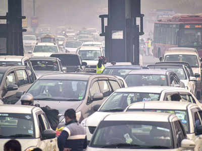 गर्दीच्या वेळेत मुंबईतील सर्वच प्रवेशद्वारांवर मोठ्या प्रमाणात वाहतूक कोंडी