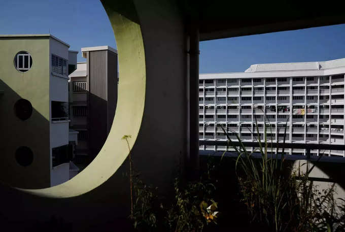 Owners give makeovers to Singapores no-frills public housing flats (3).