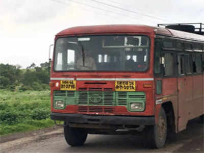 १२ लाख विद्यार्थी एसटीच्या प्रतीक्षेत