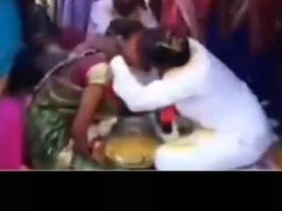 viral video: దేవుడా.. పెళ్లిలోనే మొదలెట్టేశారు.. అందరూ చూస్తుండగా..!