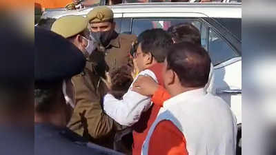 jan vishwas yatra: झांसी में जन विश्वास यात्रा के दौरान बीजेपी नेताओं ने पुलिस अफसरों के साथ की धक्का-मुक्की