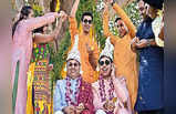 Gay Couple Marriage in Hyderabad : मेहंदी..बैंड बाजा और रिंग सेरेमनी, कुछ यूं हैदराबाद में समलैंगिक जोड़े ने रचाई शादी, देखें तस्वीरें