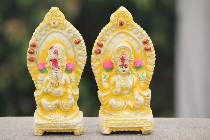 Lord Ganesha And Goddess Lakshmi