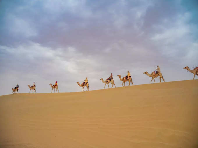 डेजर्ट और कैमल सफारी - Desert and Camel Safari in Hindi