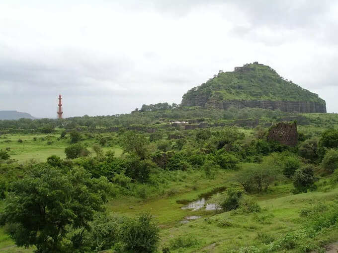 ​೩. ತ್ರಿಕೋನ ಕೋಟೆ