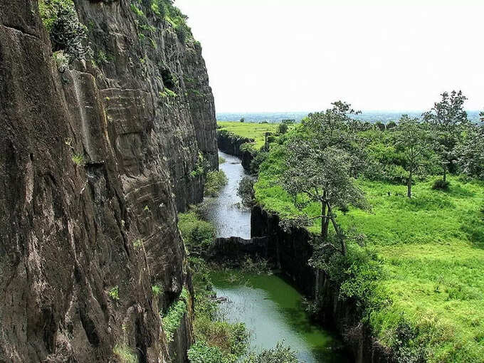 ​೧. ಮಹಾರಾಷ್ಟ್ರದ ೭ ಅದ್ಭುತಗಳಲ್ಲಿ ಒಂದು