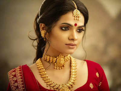 Bridal Skin Care : लग्नाच्या एक आठवडा आधी प्रत्येक नवरीला करावी लागतात ही खास कामं, लग्न ठरलं असेल तर आताच जाणून घ्या..! 