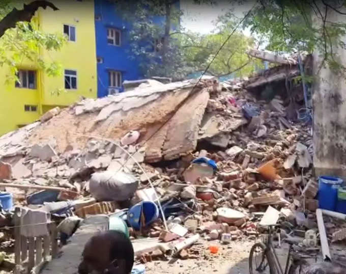 houses collapsed