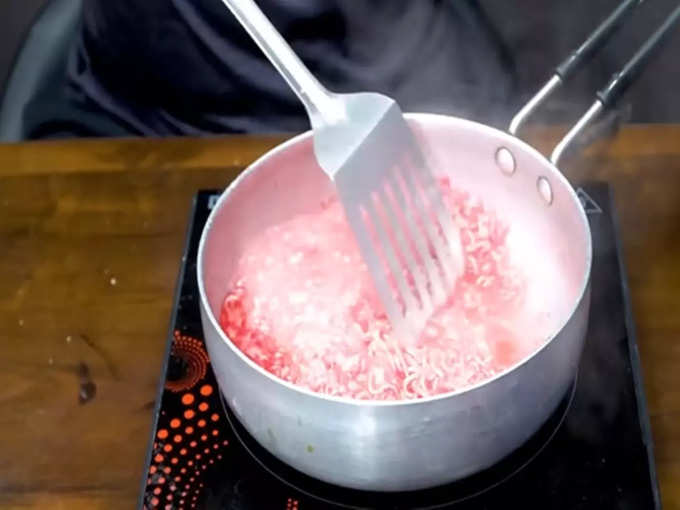 rooh afza in maggi video