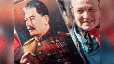 स्‍टालिन के दमन, सामूहिक कब्रों का किया था खुलासा, रूस ने फिर बढ़ा दी सजा