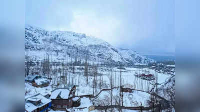 बारिश और बर्फबारी के बाद कश्मीर में लौटी शीतलहर, श्रीनगर छोड़ कई इलाकों में जीरो से नीचे गिरा पारा