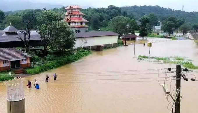 ​ಕೊರೊನಾ ಅಲೆ ಬೆನ್ನಲ್ಲೇ ರಕ್ಕಸ ಮಳೆ