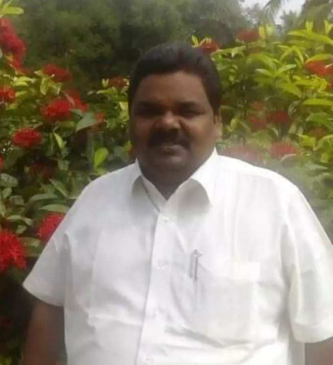 பொன்னுவேலு உதவியாளர்.