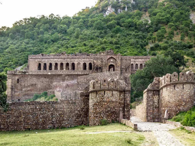 भानगढ़ किले की यात्रा करें - Visit Bhangarh Fort