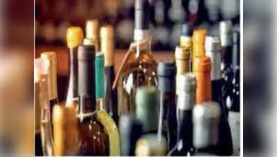 Delhi News: अवैध शराब की आपूर्ति करने के आरोप में महिला गिरफ्तार, कल्याणपुरी इलाके से पुलिस ने दबोचा
