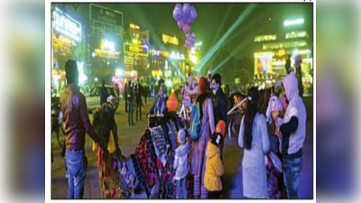 Gurugram: शहर के प्रमुख शहरों में रही भीड़, लोगों में दिखा कोरोना का भी खौफ