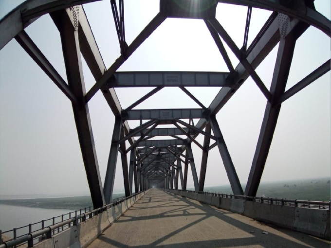 मुंगेर में गंगा नदी पर सड़क पुल के चालू होने की उम्मीद