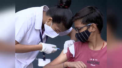 Gujarat News: गुजरात में 15-18 साल के बच्चों का वैक्सीनेशन, CM ने गांधीनगर के स्कूल से की शुरुआत