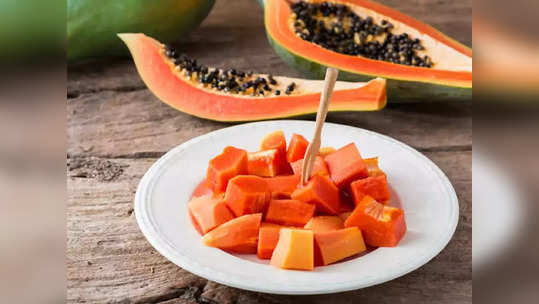 <strong>Papaya Side effects :</strong> सावधान, ‘या’ लोकांनी चुकूनही खाऊ नये पपई, नाहीतर जीव येऊ शकतो भयंकर धोक्यात!