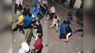 फनी वीडियो: सड़क पर डीजे लगाकर डांस कर रहे थे, पुलिस ने डंडा परेड कर दी