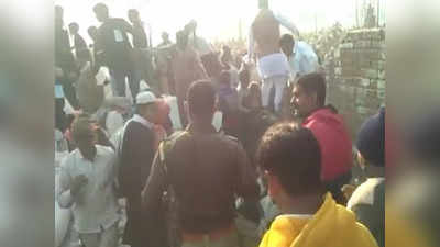 UP Election News: मेरठ में प्रसपा की रैली में मुफ्त कंबल के लिए मची लूट, हड़कंप