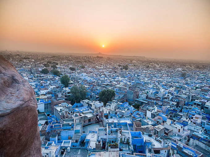मेहरानगढ़ किले से नीले शहर का खूबसूरत नजारा -
