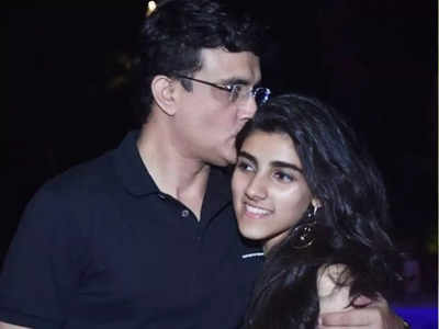 Sourav Ganguly Daughter Sana Corona Positive: सौरव गांगुली के बाद बेटी सना को हुआ कोरोना, फैमिली के अन्य 3 मेंबर भी महामारी के शिकार