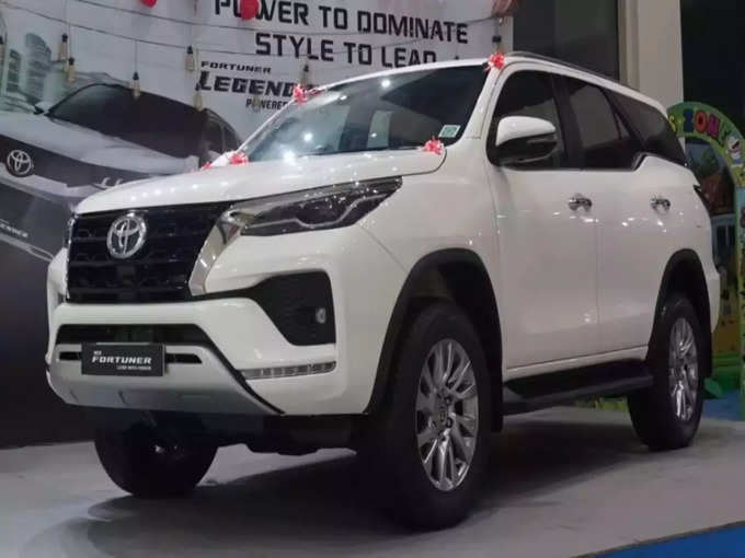 ​Toyota Fortuner (टोयोटा फॉर्च्युनर): १.१ लाख रुपयांपर्यंत महाग