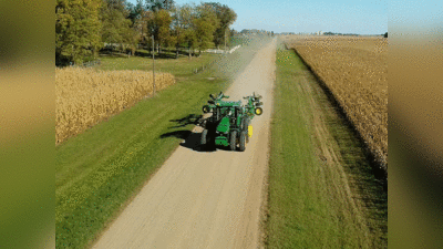 Video: अमेरिका में आया बिना ड्राइवर के चलने वाला ट्रैक्‍टर, दुनिया में बदलेगा खेती का तरीका