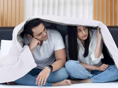 सर्दियों के मौसम और एसी रूम के लिए बेस्ट हैं ये Comforters, पूरी रात मिलेगी गर्माहट