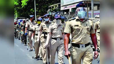 Mumbai Covid News: मुंबई में कोविड संक्रमित पुलिसकर्मी ने तोड़ा दम, उम्रदराज पुलिसकर्मियों को वर्क फ्रॉम होम की छूट