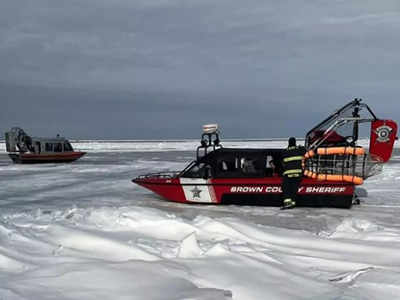 समुद्र में बर्फ के तैरते टुकड़े पर फंसे 34 अमेरिकी, रेस्क्यू टीम ने तट से 1.5 किमी दूर से बचाया