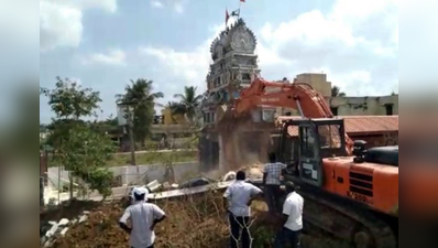 ஆஞ்சநேயருக்கு வந்த சோதனை;                                     கண்ணீர்விட்டு கதறிய பக்தர்கள்!