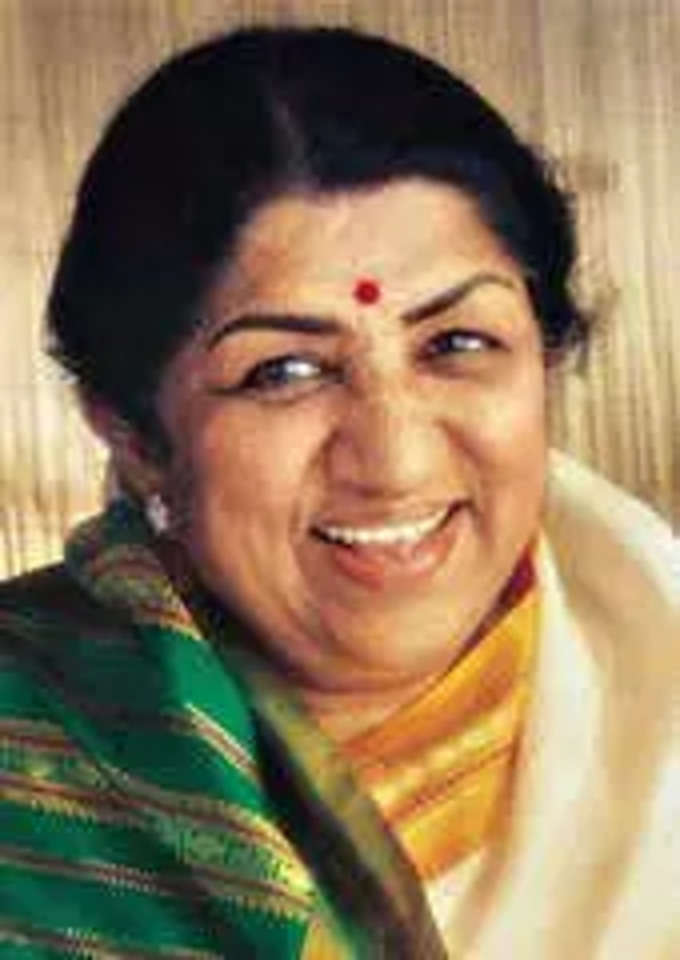 Lata  Mangeshkar  hospitalized