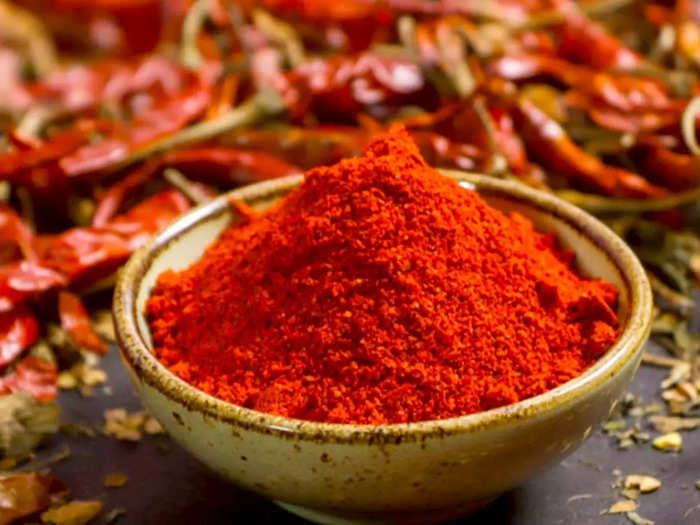 खाने में अच्छी खुशबू के साथ नेचुरल टेस्ट के लिए इस्तेमाल करें यह Red Chilli Powders
