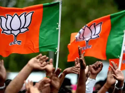 ফের BJP-তে ধাক্কা, দলের হোয়াটসঅ্যাপ গ্রুপ ছাড়লেন বীরভূমের ৩ নেতা