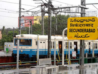 Trains Cancel: రైలు ప్రయాణికులకు బిగ్ అలర్ట్.. రెండు రోజులు ట్రైన్స్ రద్దు