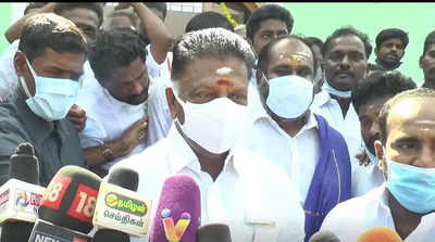 தென்மாவட்ட மக்கள் கடவுளாக வழிபடுபவருக்கு மாலை அணிவித்து மரியாதை செய்த ஓபிஎஸ்!