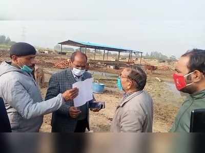 Fatehpur News: फतेहपुर की नंदी गोशाला में गायों को जिंदा दफनाने का आरोप, प्रधान और सचिव पर FIR